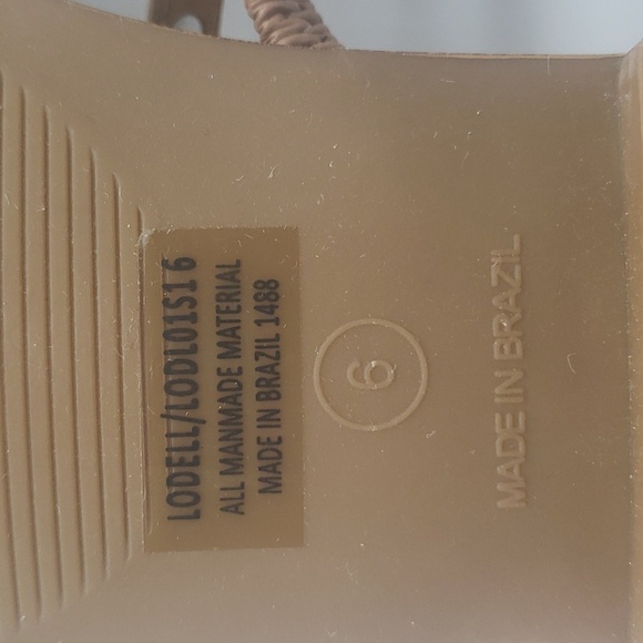 2558- Steve Madden Slip-On 3-Band Studded Sandals Women’s 6 NWT Tan Flat Slides - Picture 7 of 8